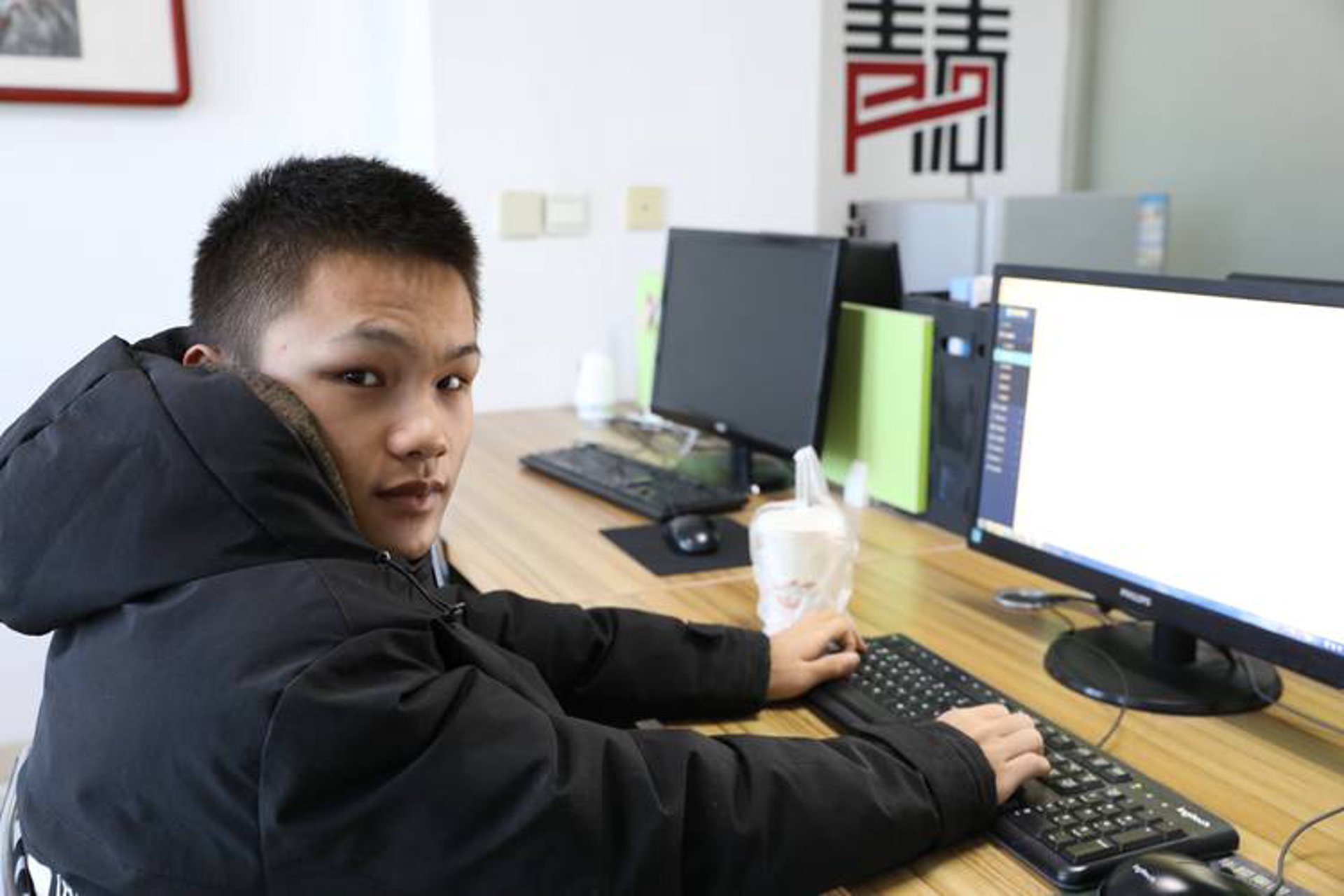 荣欧网络科技